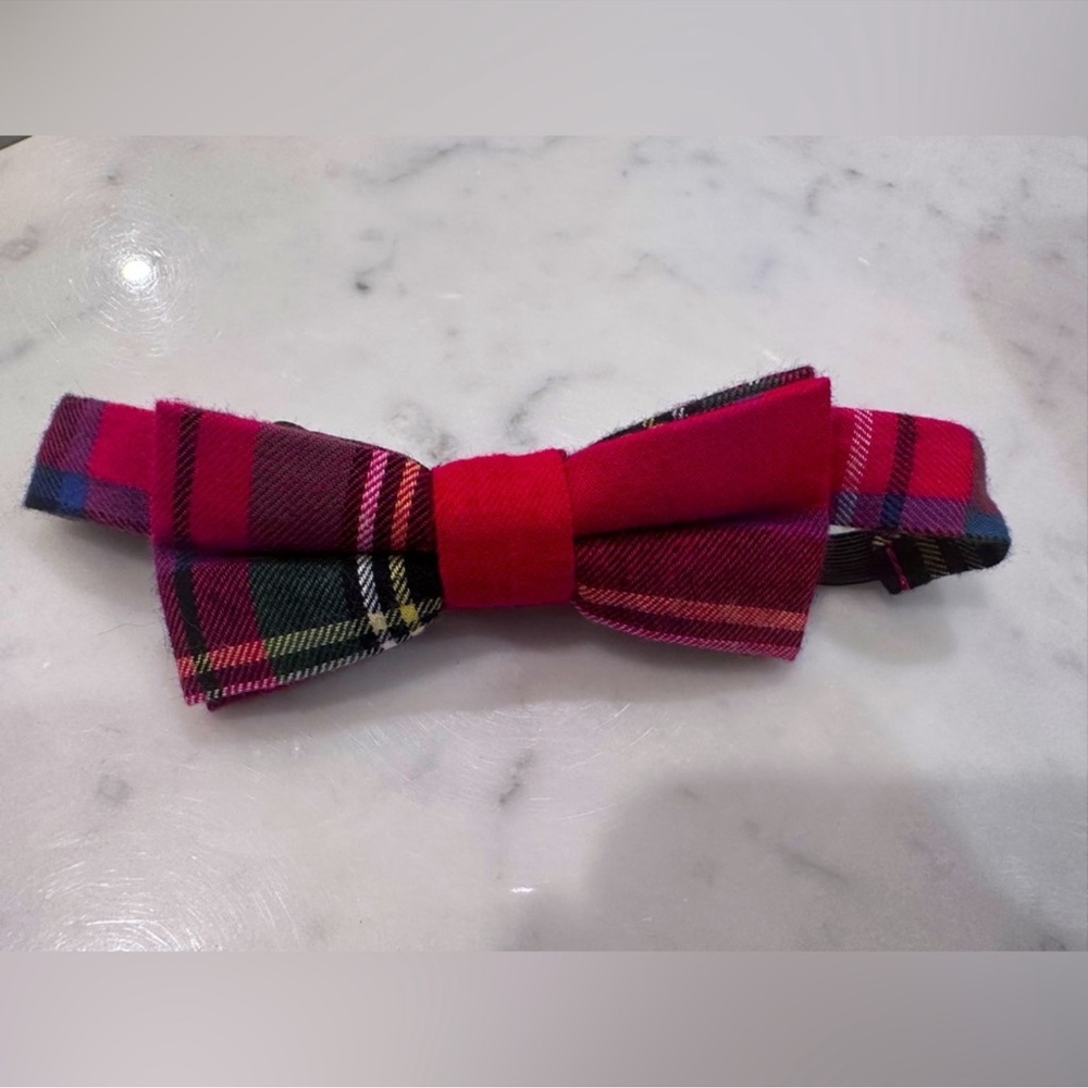 Ivy City Co Holiday Tartan Bow tie size 3-6 months